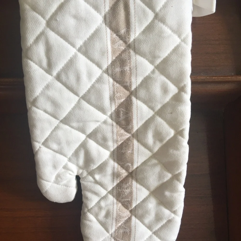 William Sonoma Oven Mitt New